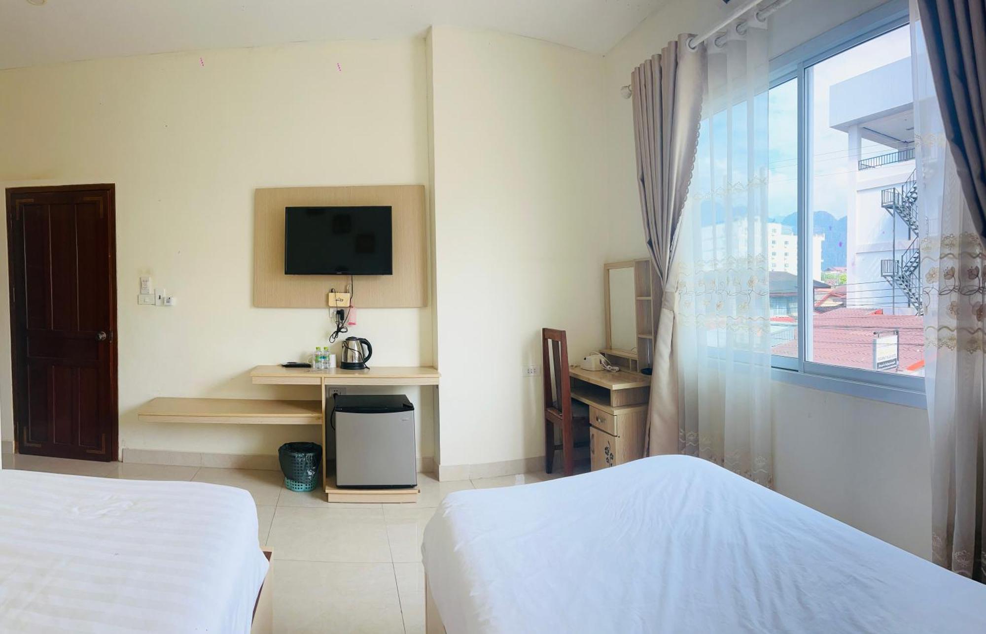 ואנג ויינג Vangvieng Sunrise East Hotel מראה חיצוני תמונה